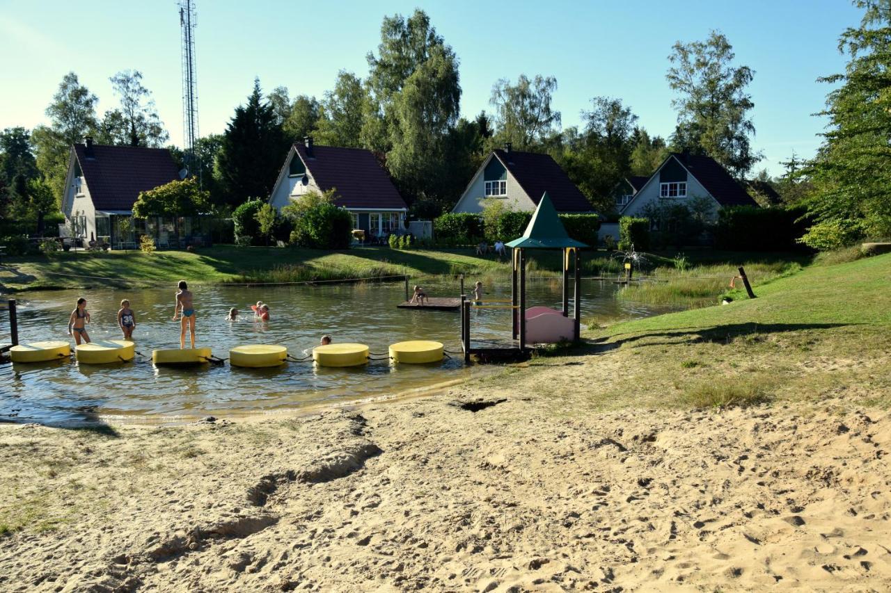 Bungalow - 6 Personen Gelegen In De Nabije Omgeving Van Avonturenpark Hellendoorn En De Prachtige Sallandse Heuvelrug En Eelerberg Luaran gambar