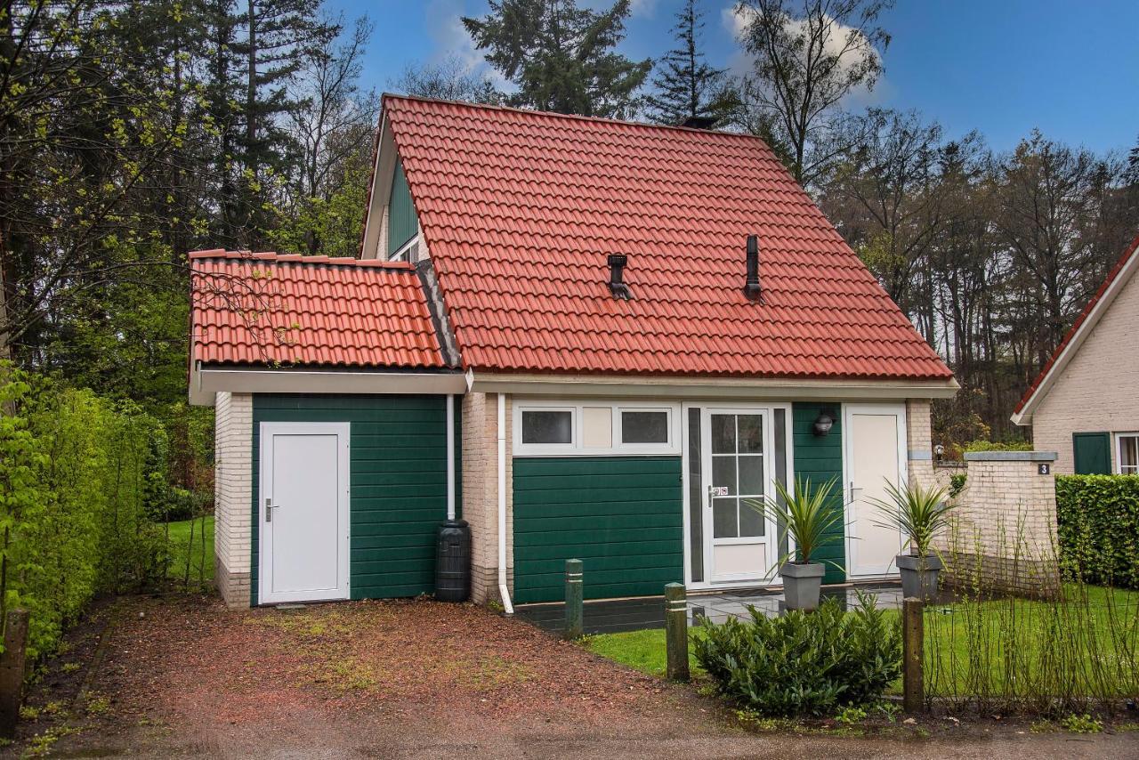 Bungalow - 6 Personen Gelegen In De Nabije Omgeving Van Avonturenpark Hellendoorn En De Prachtige Sallandse Heuvelrug En Eelerberg Luaran gambar