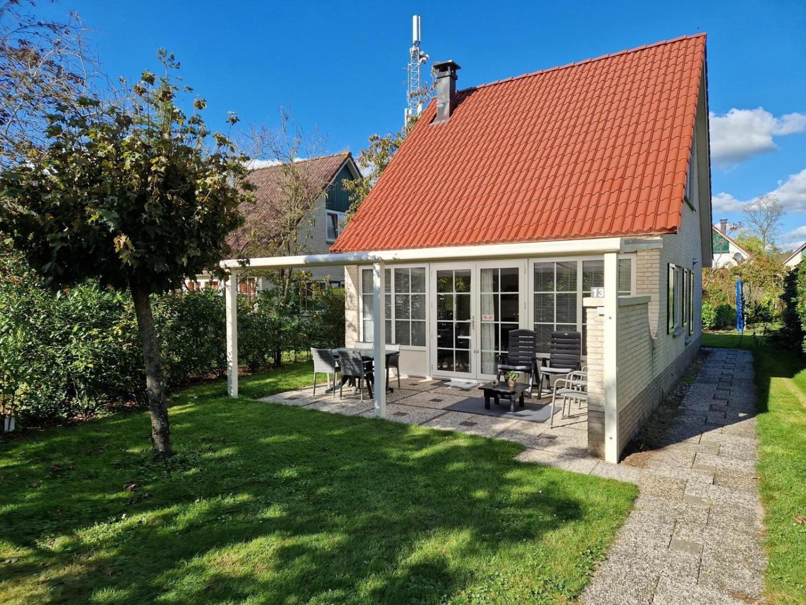 Bungalow - 6 Personen Gelegen In De Nabije Omgeving Van Avonturenpark Hellendoorn En De Prachtige Sallandse Heuvelrug En Eelerberg Luaran gambar