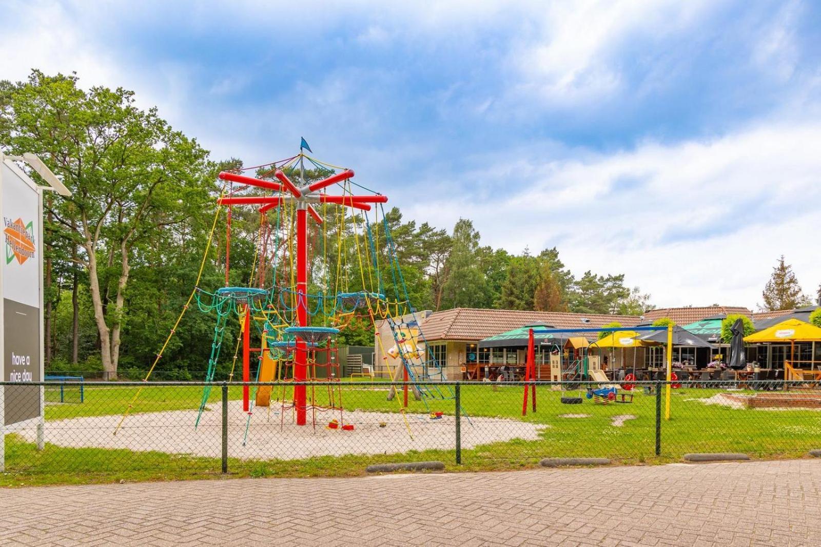 Bungalow - 6 Personen Gelegen In De Nabije Omgeving Van Avonturenpark Hellendoorn En De Prachtige Sallandse Heuvelrug En Eelerberg Luaran gambar