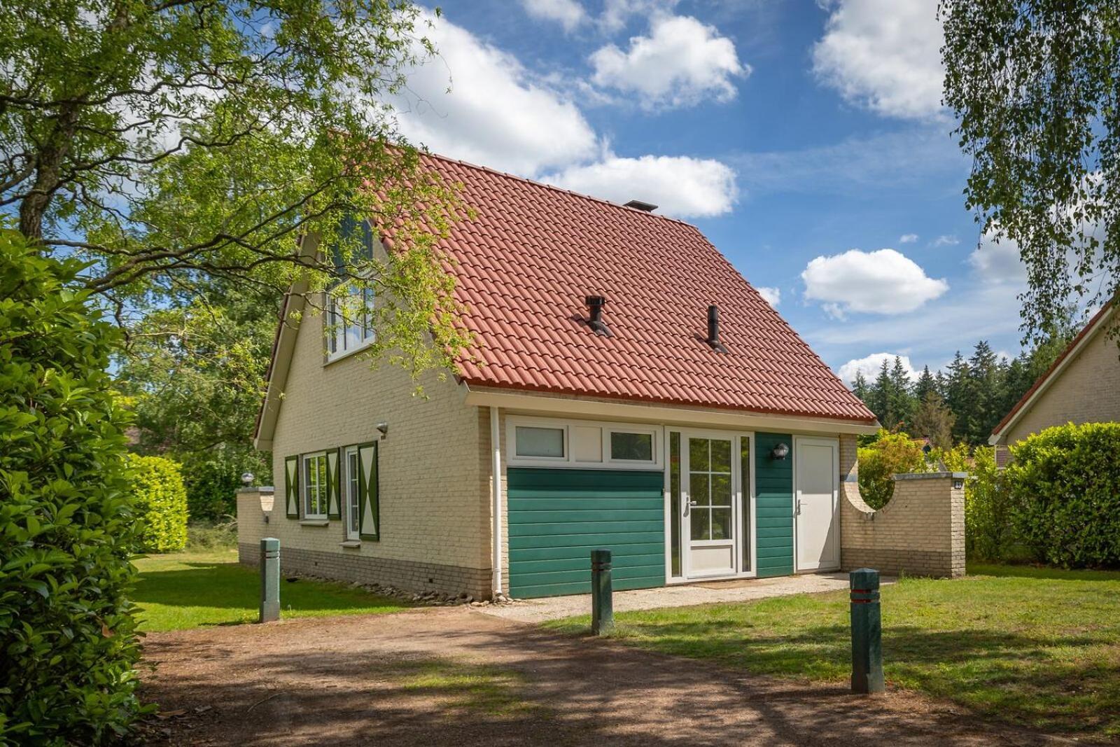 Bungalow - 6 Personen Gelegen In De Nabije Omgeving Van Avonturenpark Hellendoorn En De Prachtige Sallandse Heuvelrug En Eelerberg Luaran gambar